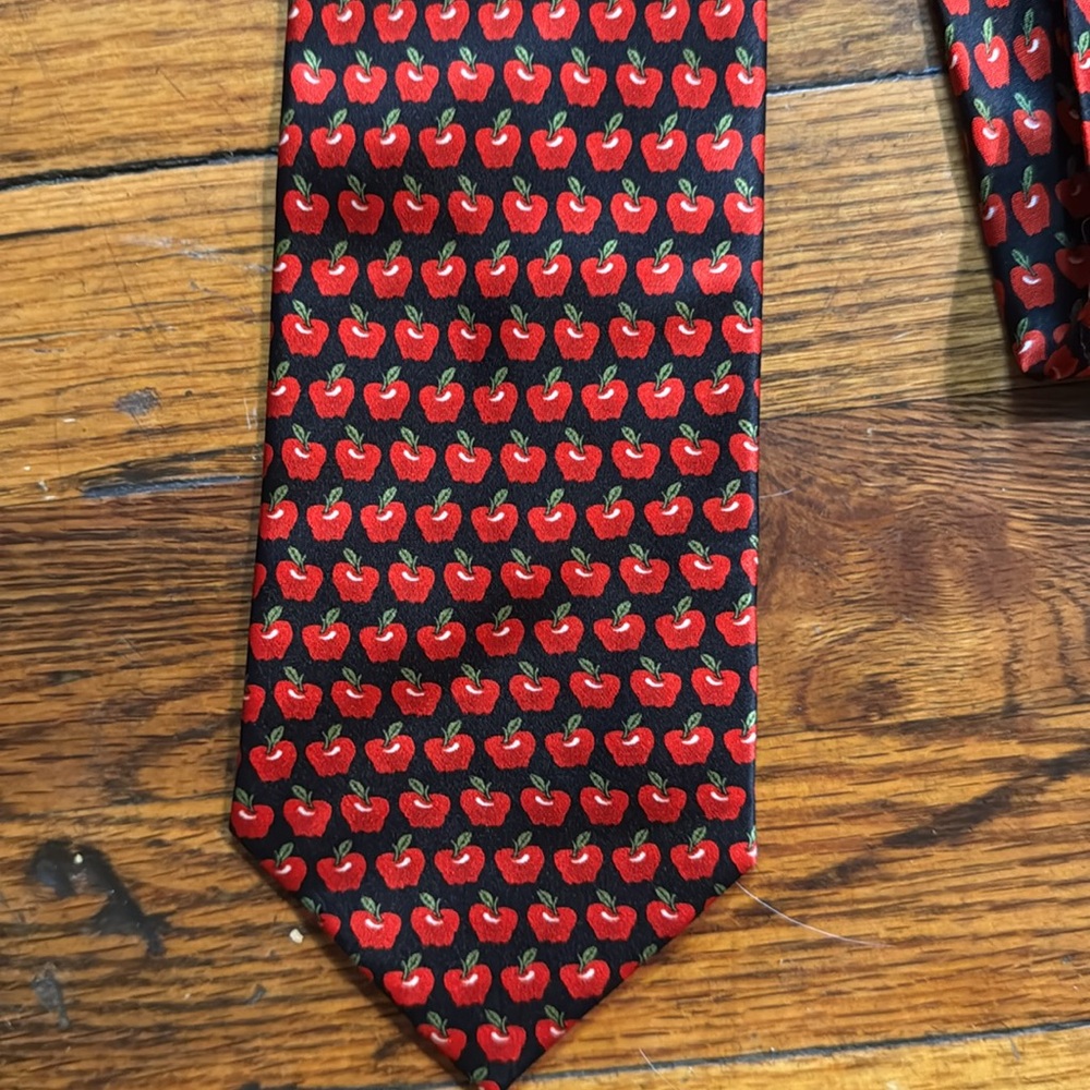 Vintage 100% Silk Apple Print‎ Men's Tie Museums Artifacts All Silk Teacher Gift